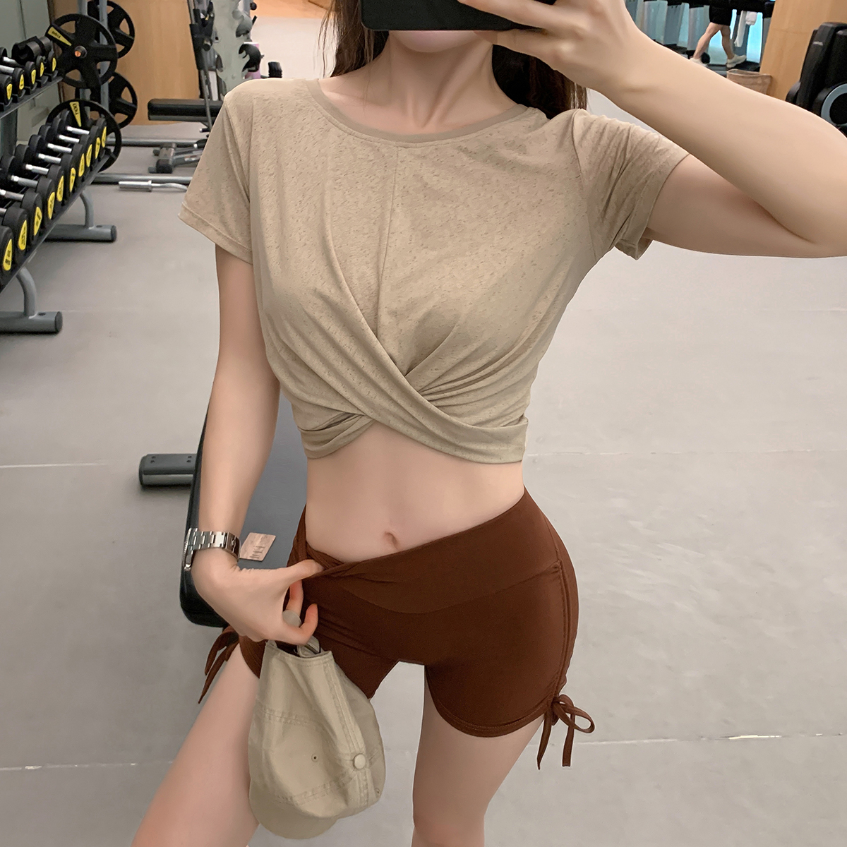 宽松腰部拧结3D提花短袖