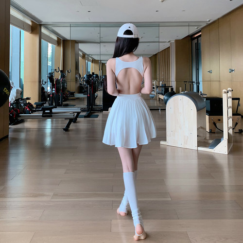 Byurun新款白色方领露背百褶运动连衣裙防走光短裙吊带连体网球裙