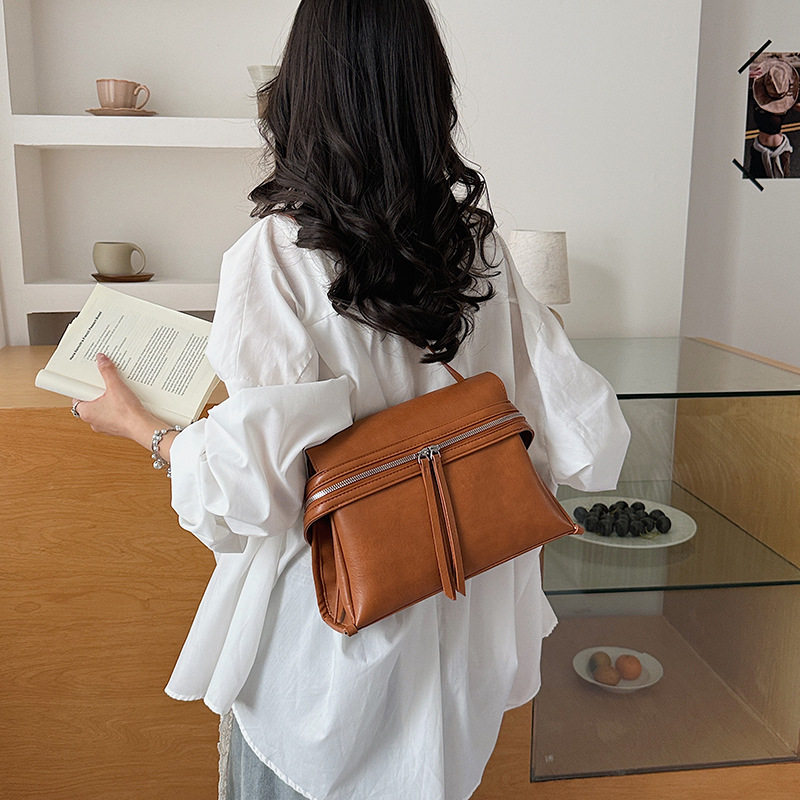 2026春季新款韩版高颜值洋气小众手提斜挎包简约时尚休闲通勤包包