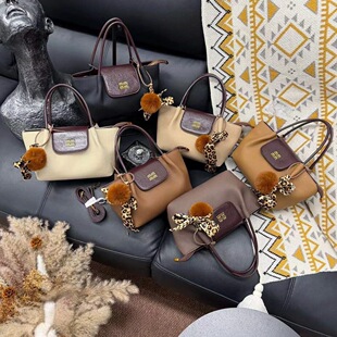 韩版托特包包女2026新款上班通勤百搭手提小方包可单肩斜挎包