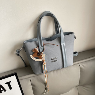 外贸通勤小包包托特包女包2026春季新款大容量手提包百搭斜挎包