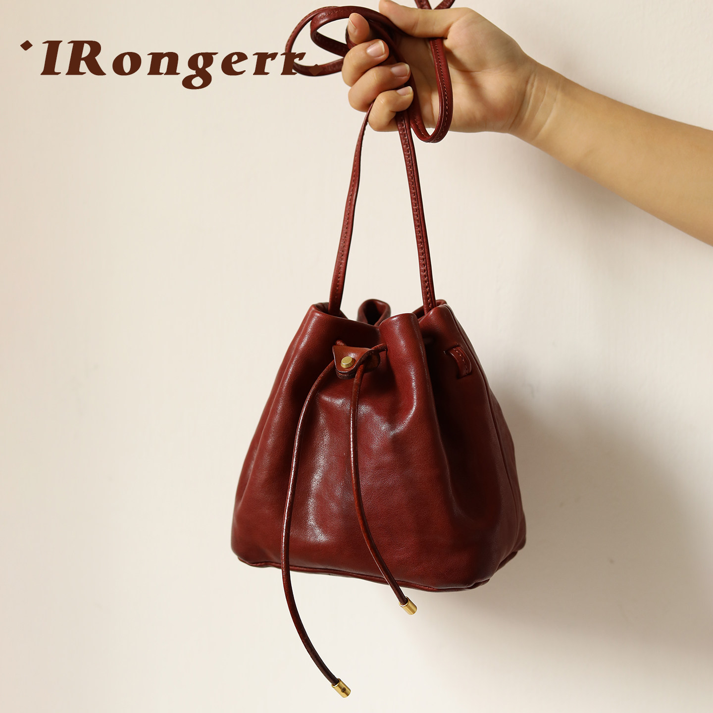 荣轻复古植鞣牛皮小水桶包真皮简约抽绳斜挎包女士单肩包包小福袋,箱包皮具/热销女包/男包,水桶包,淘宝优惠券,粉丝福利购,淘宝优惠卷