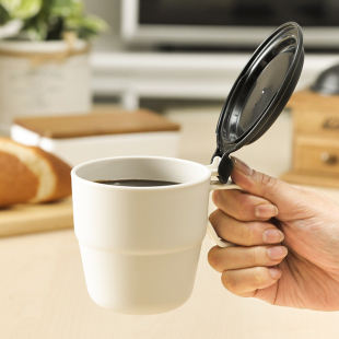 日本进口 INOMATA可微波炉塑料马克杯带盖牛奶杯咖啡杯洗漱喝水杯