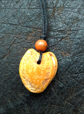 手工打磨趋吉孤品吊坠