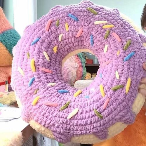 粗毛线钩针钩织超大水果甜甜圈抱枕diy材料包手作靠枕送女友礼物