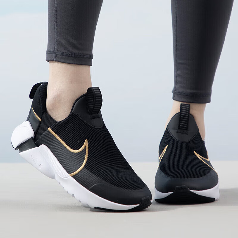 耐克轻便减震跑步鞋女假一罚十