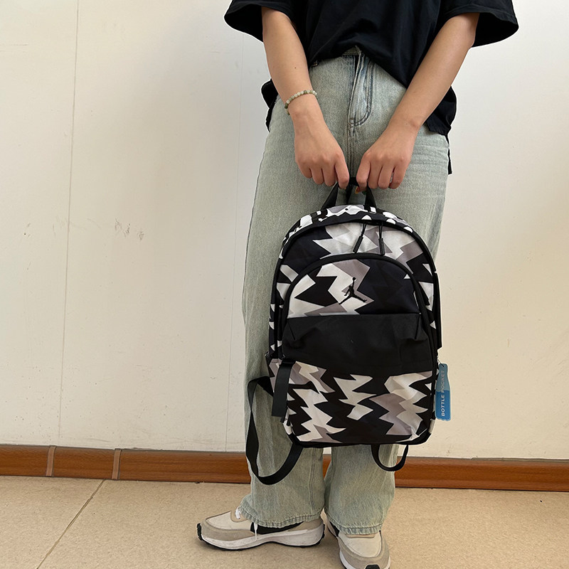 耐克大容量Jordan双肩包户外背包