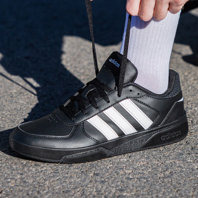 阿迪达斯新款冬季防寒运动休闲鞋