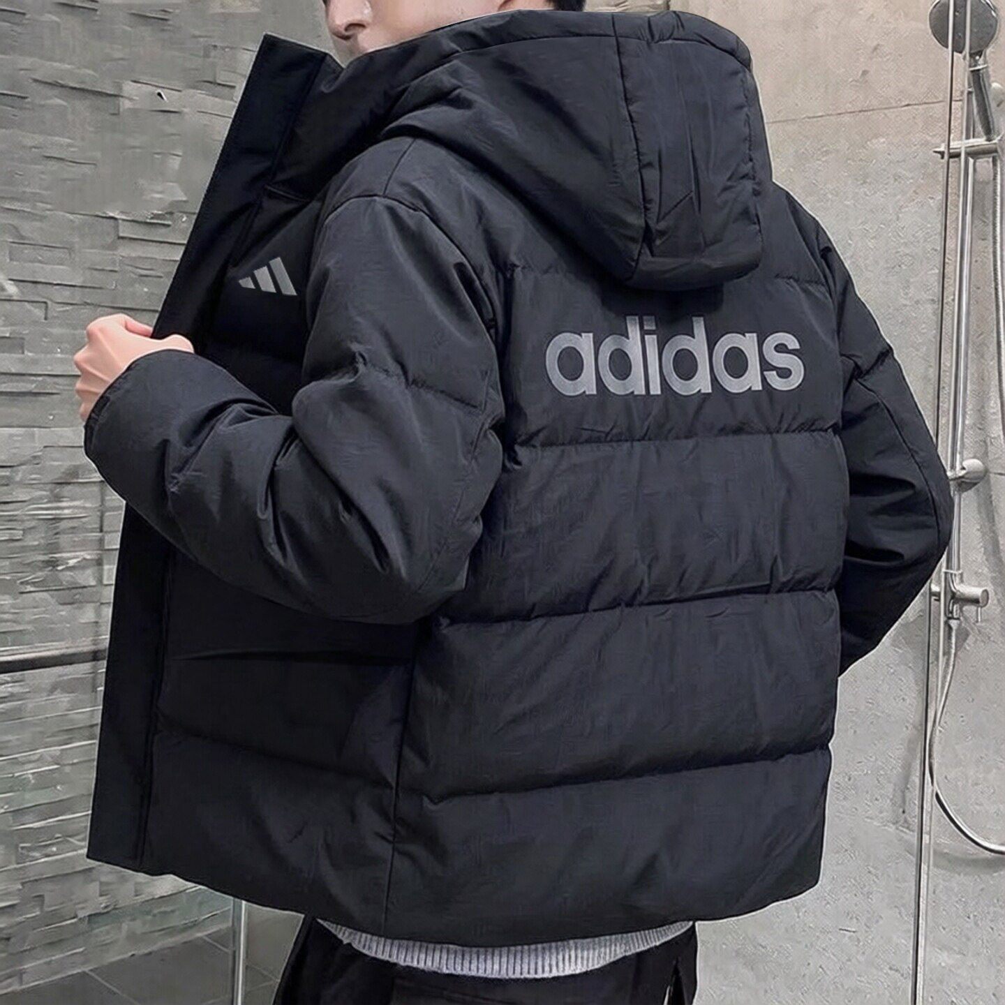 阿迪达斯黑色羽绒服男士冬季复古户外加厚保暖面包服鸭绒拒水外套