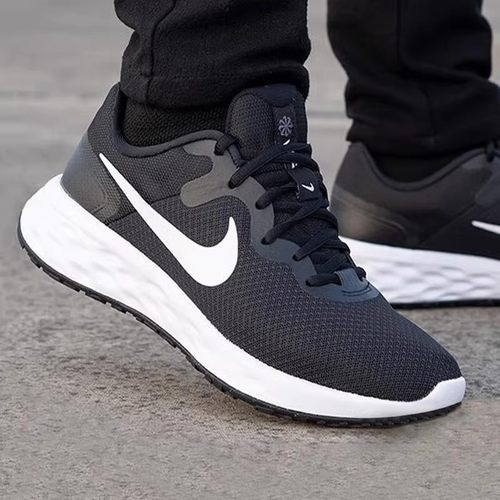 耐克轻便缓震透气跑步鞋假一罚十