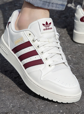 阿迪达斯三叶草男鞋冬季新款COURTIC复古低帮面包运动板鞋JP6323