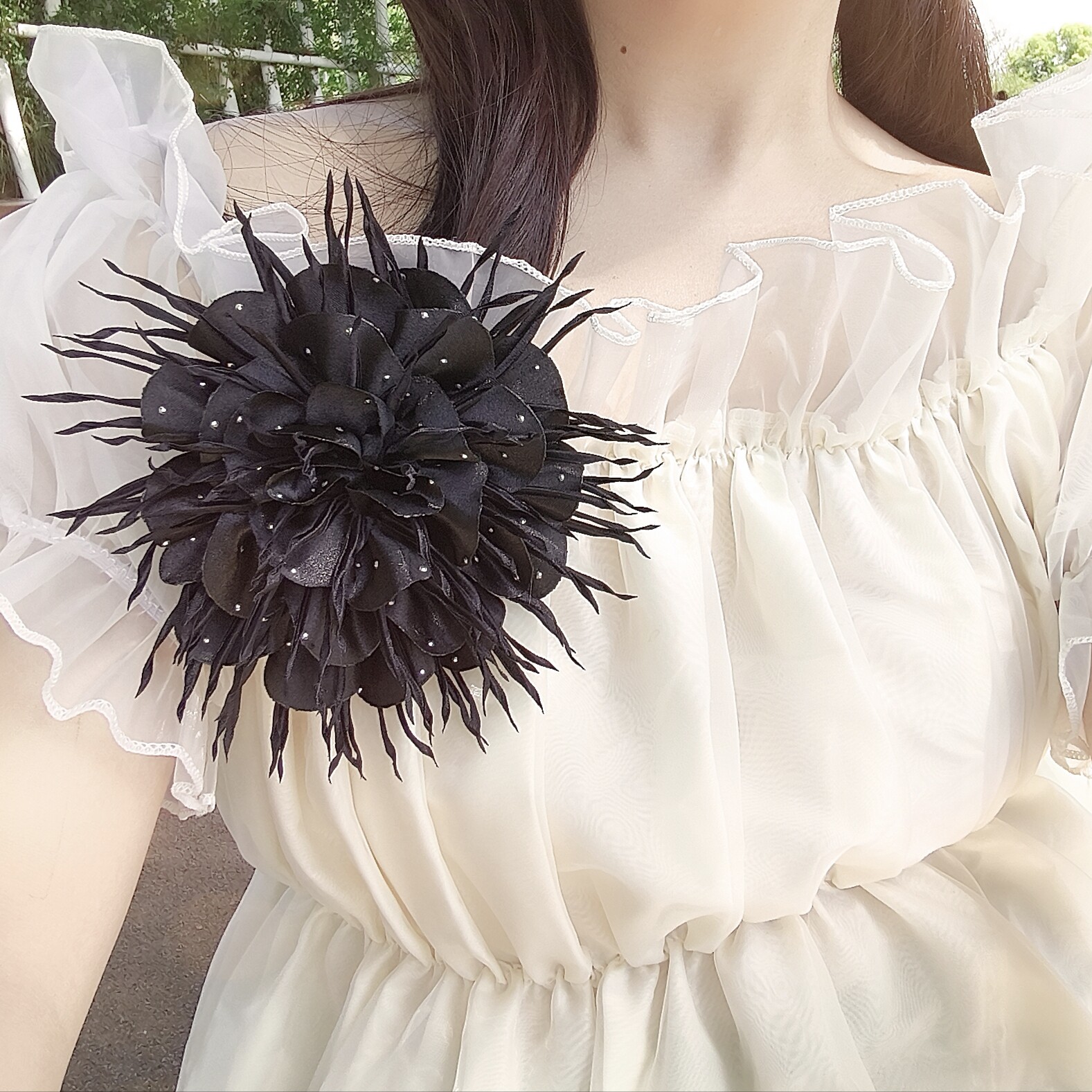 2026新款小众高级感黑色花朵胸针
