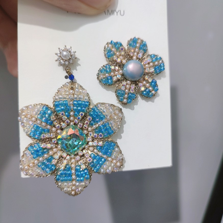 小众设计蓝色水晶花朵耳环女轻奢925银针耳钉女复古耳坠镶嵌耳夹