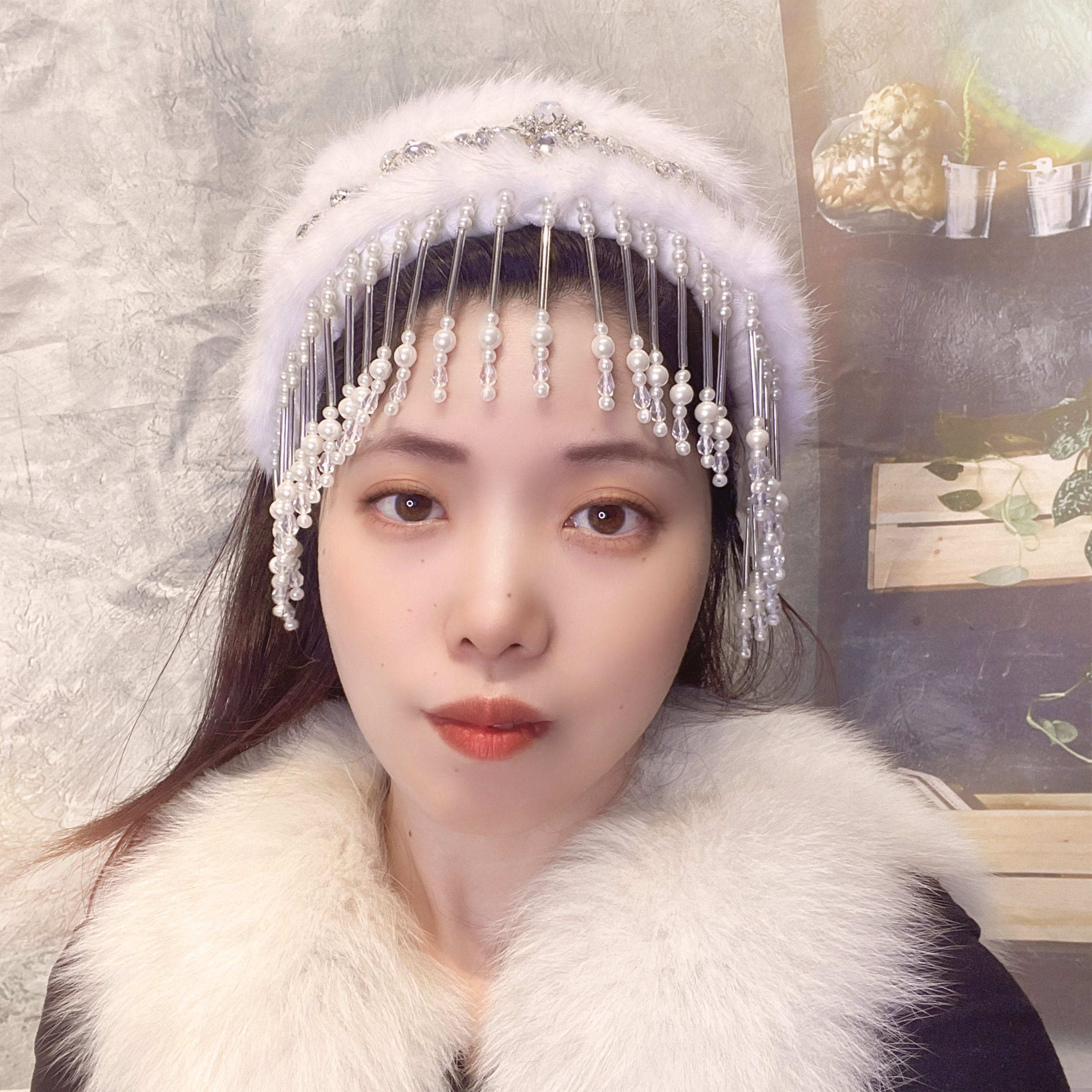 原创设计白色水貂毛镶钻流苏发箍带齿大头围护耳发饰女