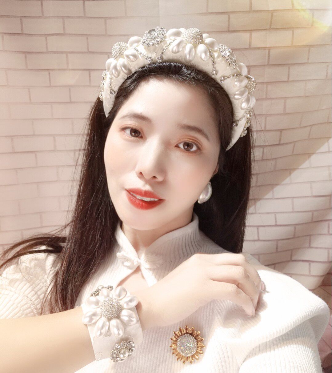 原创白色镶钻发箍女复古带齿椭圆珍珠发卡宽边增高颅顶头箍女宫廷