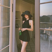 法式 连体泳装 泳衣女遮肚显瘦ins风温泉新款 性感仙女范V领露背裙式