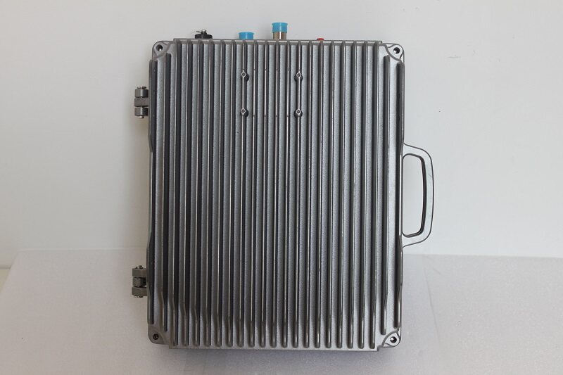 350兆400兆800兆直放站放大器350M400M800M专网频率增强器