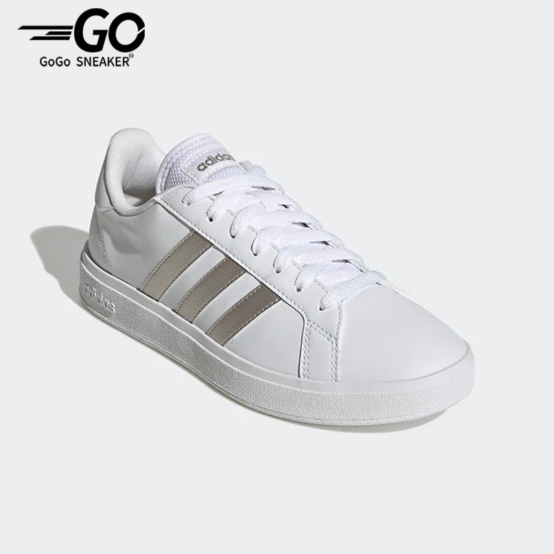 阿迪达斯女子低帮板鞋