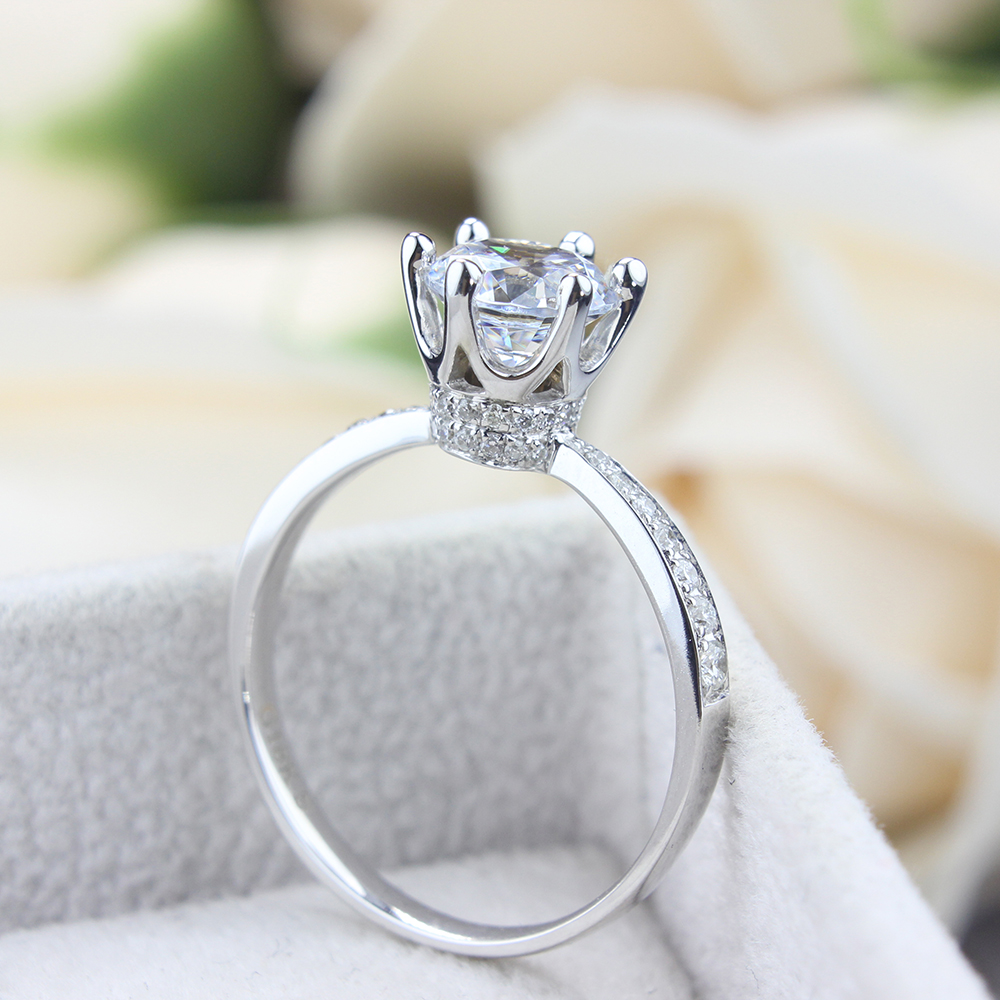 显钻18k白金女款皇冠6爪豪华群镶钻戒改款 结婚求婚钻石戒指定制