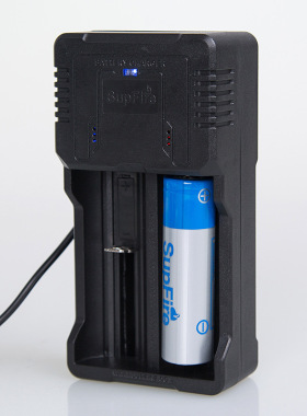 神火手电筒18650锂电池通用充电器ac16/26/46 电池独立便携充电器