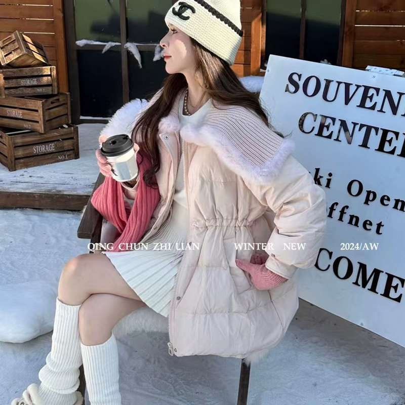 甜美针织大翻领兔毛中长款羽绒服