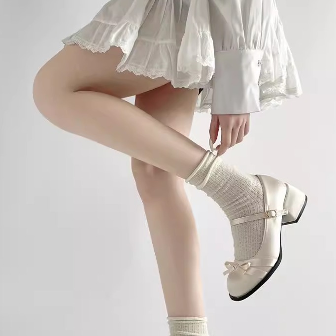 白色复古法式浅口粗跟凉单鞋女夏季2025新款百搭配裙子玛丽珍鞋子