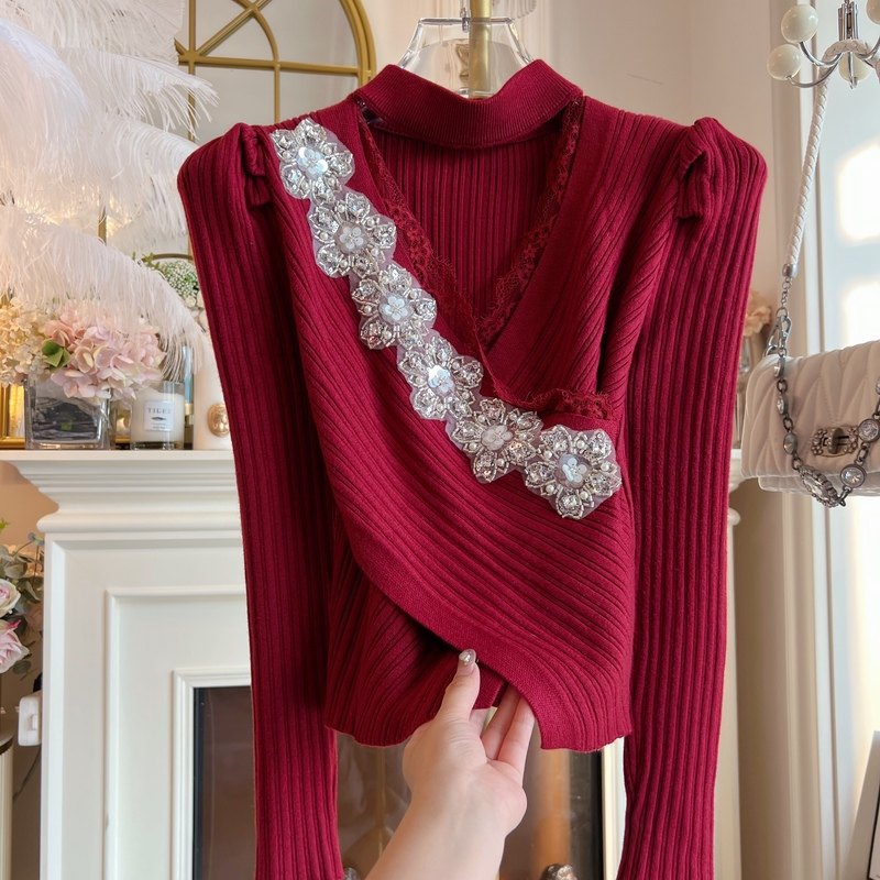 台湾货2024年冬季新款性感挂脖修身显瘦不规则重工镶钻针织毛衣女