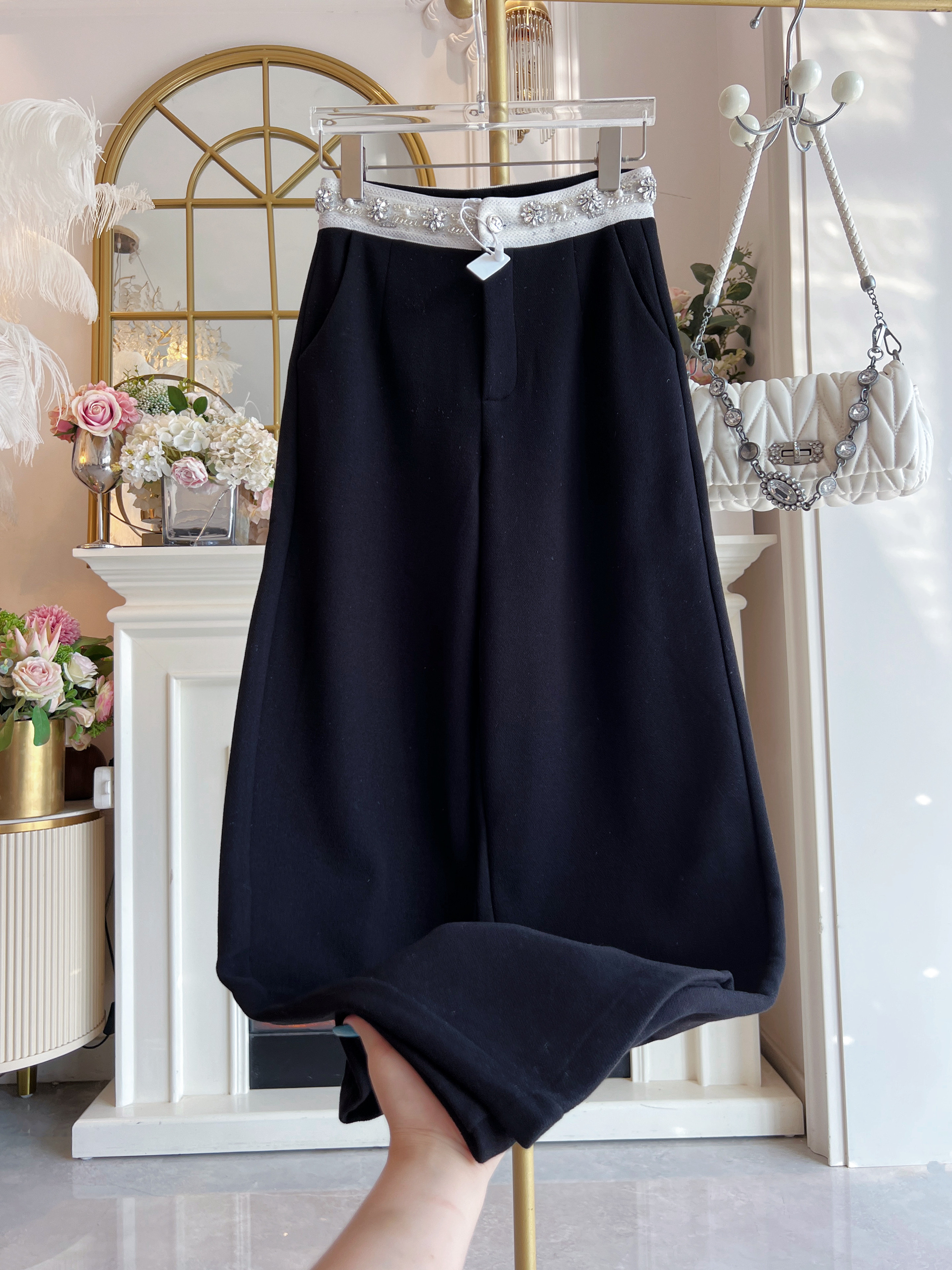 加绒加厚休闲裤女装2025年秋冬重工镶钻高腰显瘦毛呢小香风直筒裤