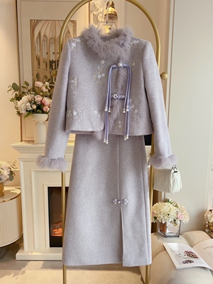 新中式刺绣拼接狐狸毛毛呢羽绒服保暖外套气质盘扣钉珠半身裙女冬