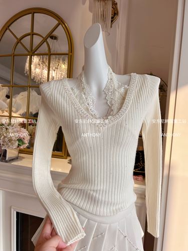 法式小众设计感蕾丝拼接挂脖假两件针织衫女装纯欲风性感挂脖毛衣