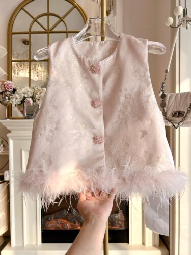 新中式国风马甲背心女装2026年春季新款串珠单排扣鸵鸟毛宽松马夹