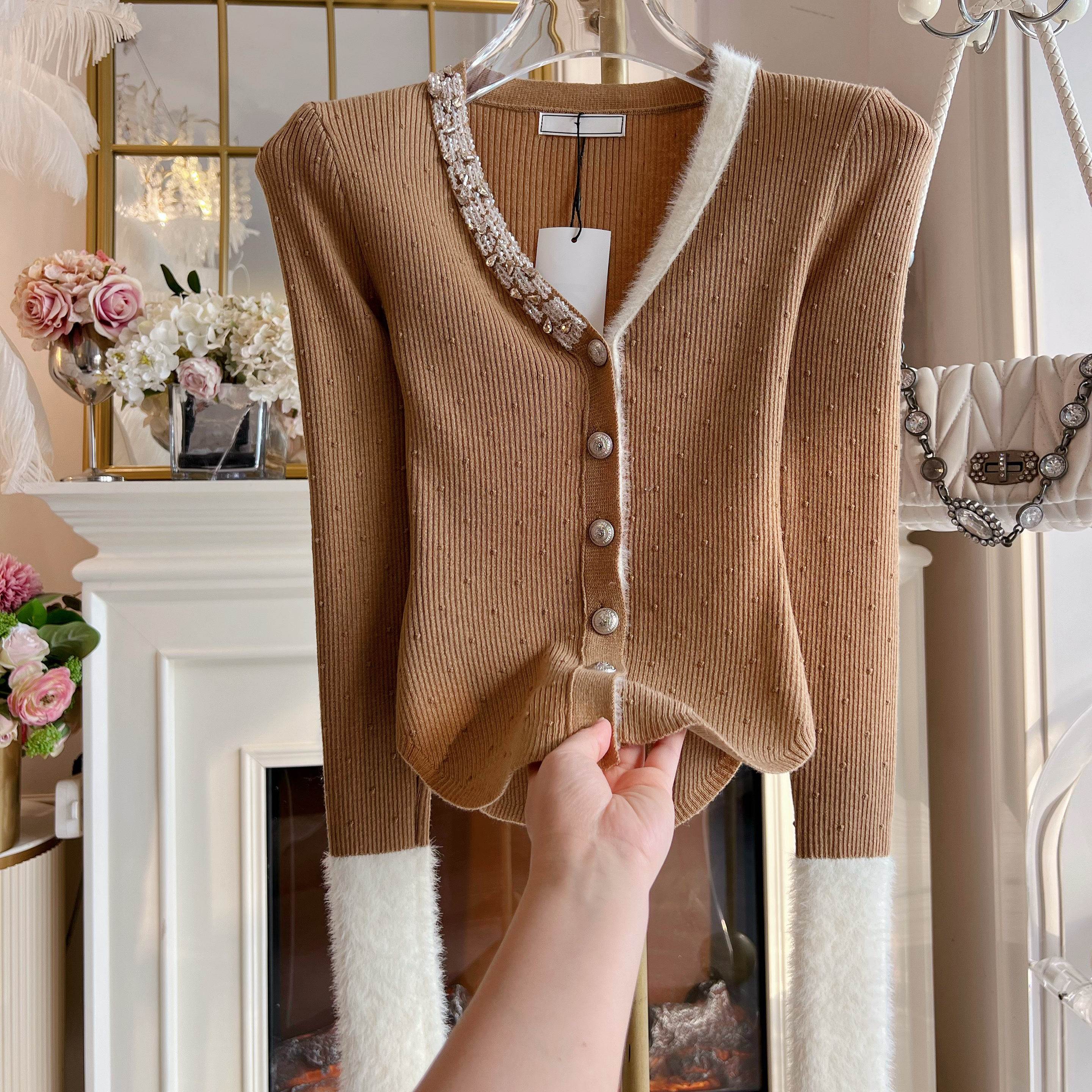 重工镶钻纯欲风修身显瘦肌理感针织衫女拼接水貂绒v领毛衣打底衫