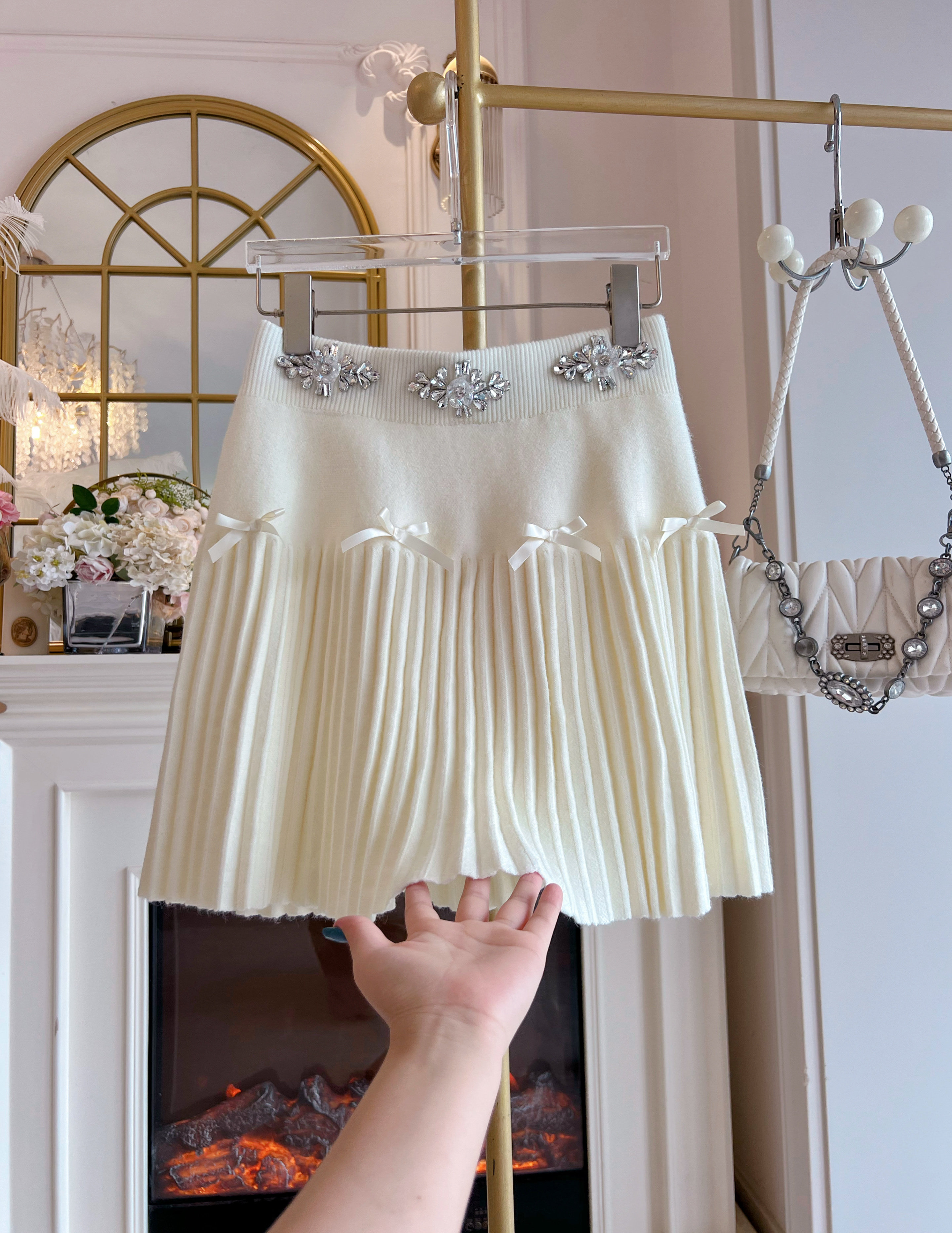 百褶针织裙女2025年秋冬呢料甜美镶钻半身裙垂感高腰显瘦A字短裙