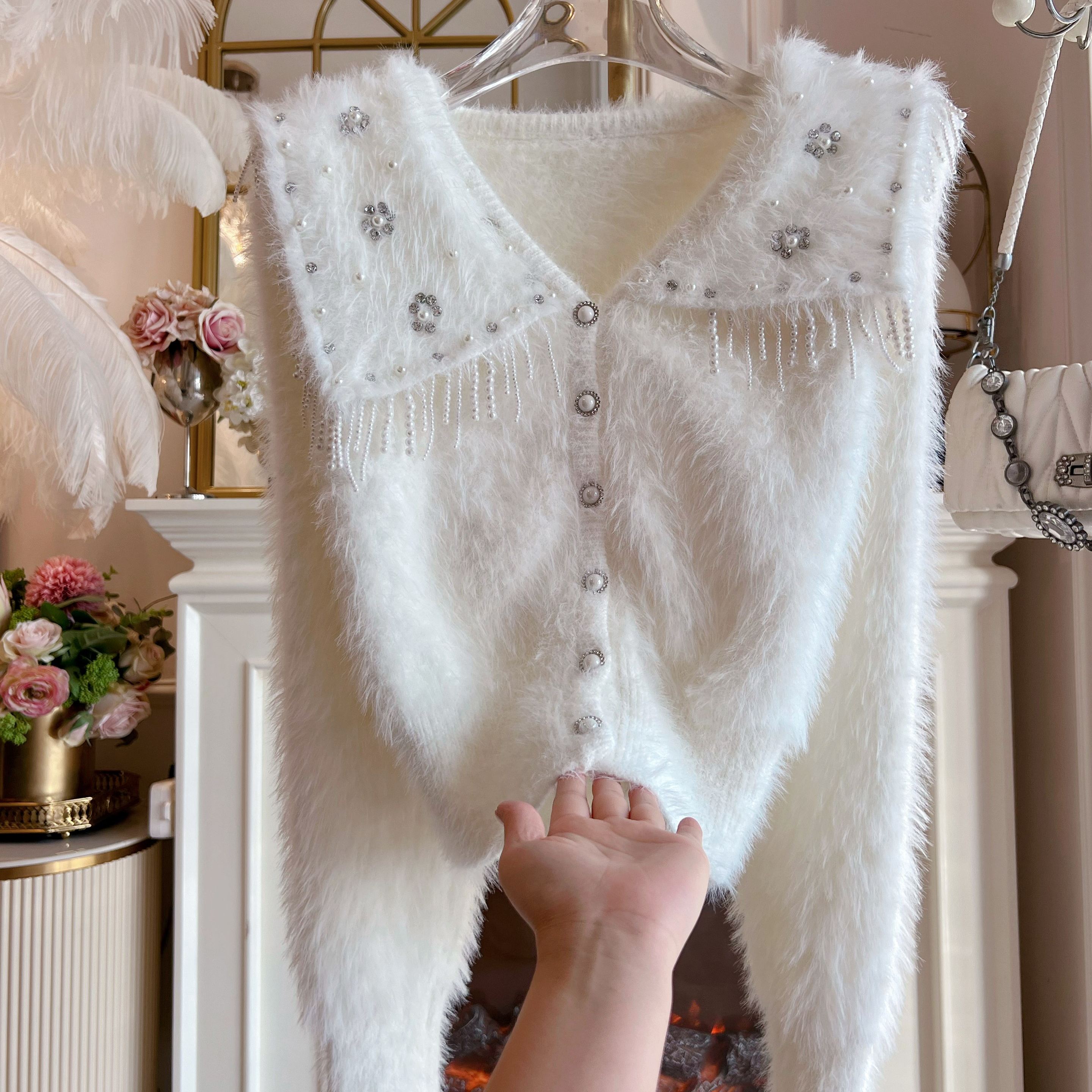 水貂绒加厚毛衣外套女设计感重工镶钻流苏翻领v领单排扣针织开衫