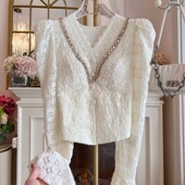 台湾货优雅气质蕾丝衫 女 v领衬衣小衫 上衣修身 显瘦重工镶钻喇叭袖