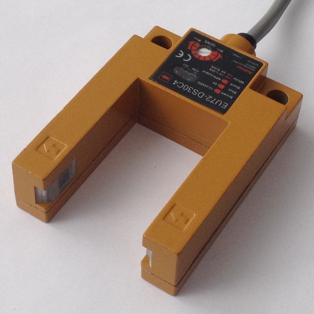 槽型光电开关EU72-DS30C4/B4