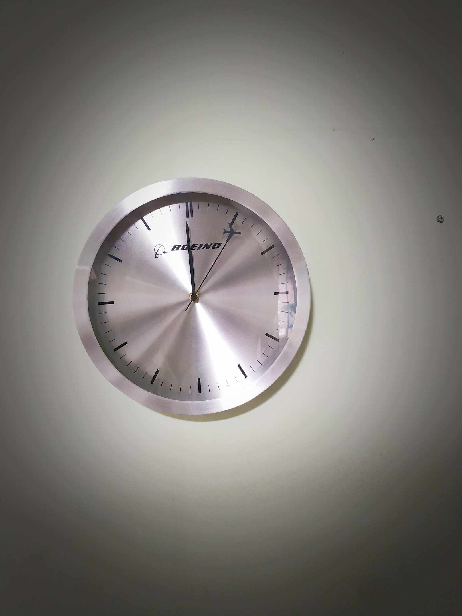 美国波音商店BOEING 全铝合金航空文化挂钟 民航飞行员空姐礼品在类目 3C数码配件, 电子元器件市场, IC集成电路/电机, 时钟/计时中 - 来自Buy2taobao.com提供专业的淘宝代购服务