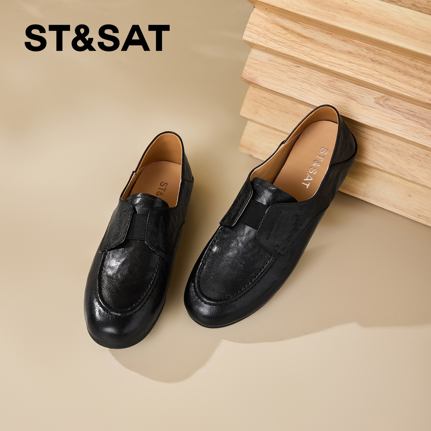 星期六真皮平底轻便妈妈单鞋