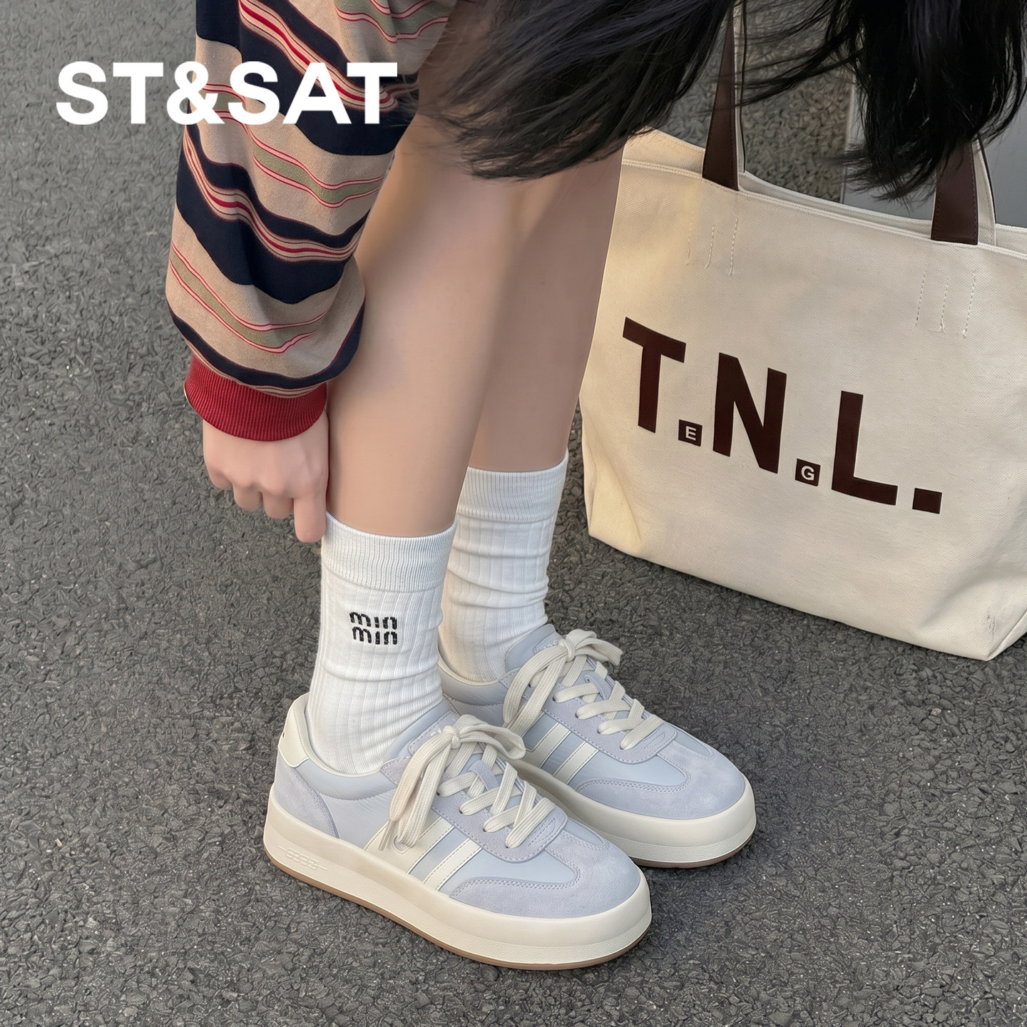 星期六女厚底条纹拼色板鞋