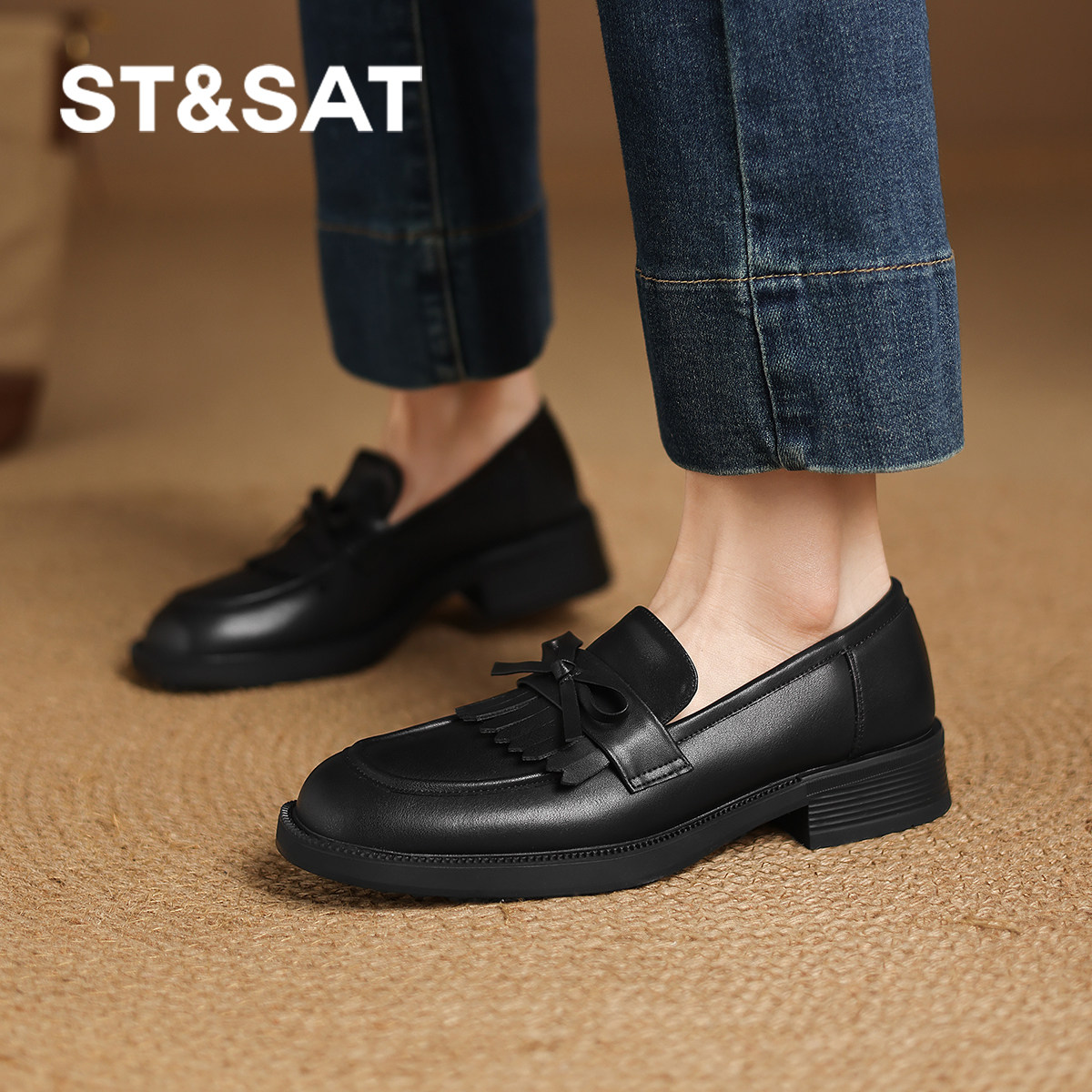 星期六黑色乐福鞋女新款真皮软底不累脚小皮鞋一脚蹬通勤单鞋