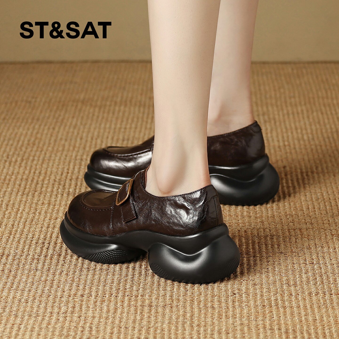 星期六松糕厚底乐福鞋女2026夏季新款金属扣小个子增高复古小皮鞋