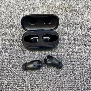 性价比推荐 蓝牙v5.2 低延迟leo重低音入耳式 C口充 佩戴舒适轻巧