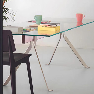 Mari意式极简钢化玻餐桌