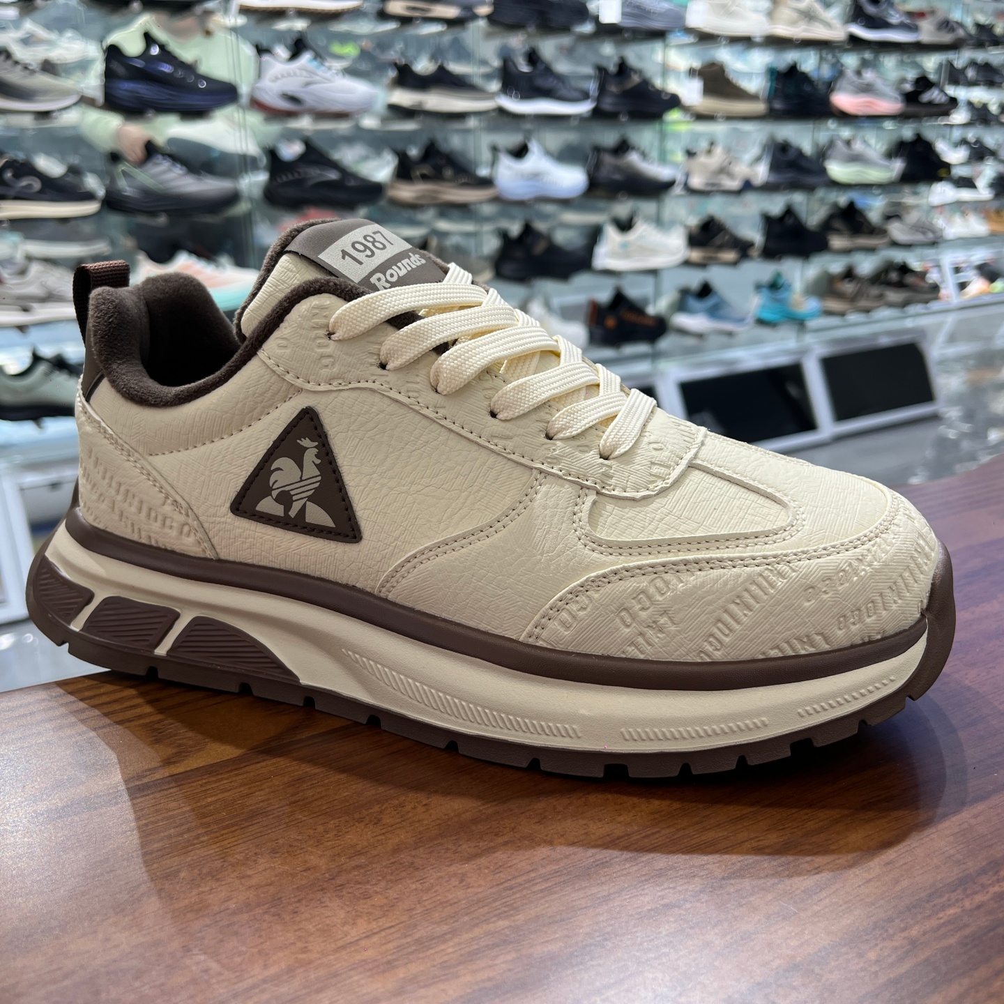 捡漏实体店200+撤柜冬季加绒保暖厚底老爹鞋轻软韩版运动休闲男鞋