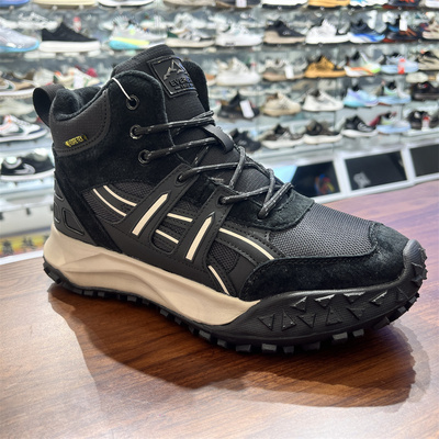 户外徒步登山男鞋保暖防滑