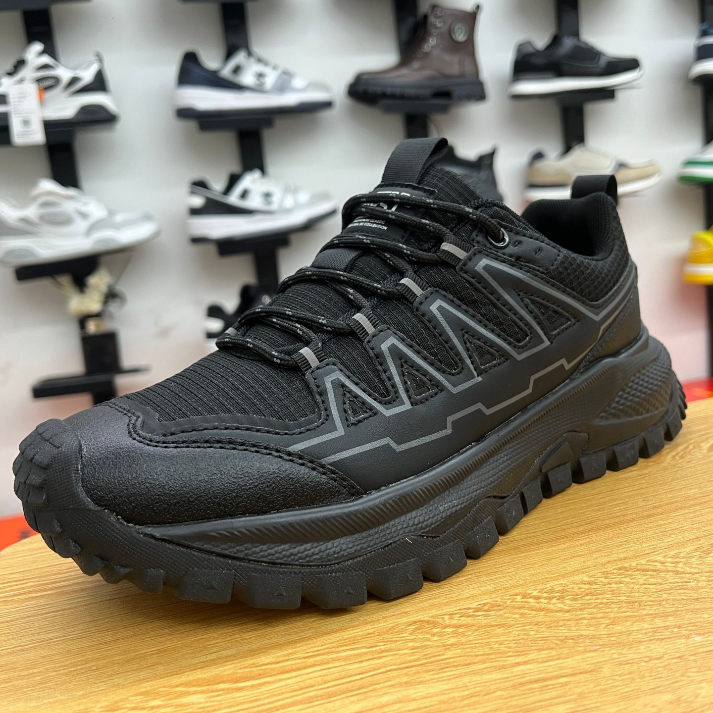 捡漏实体店200+撤柜四季透气防滑户外徒步运动鞋日常上班休闲男鞋