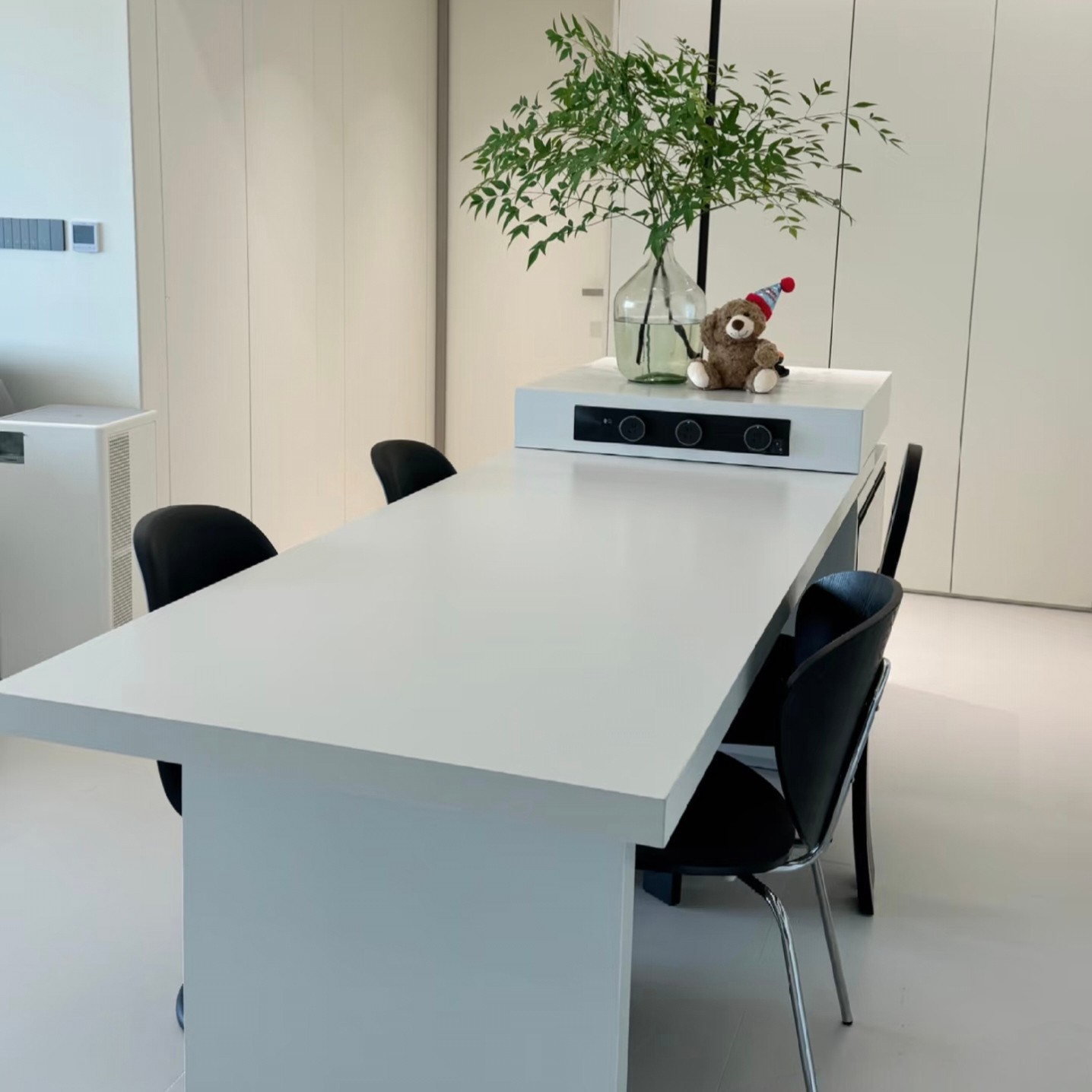 现代极简岩板岛台餐桌一体伸缩开放式厨房可定制家用倒台白色导台