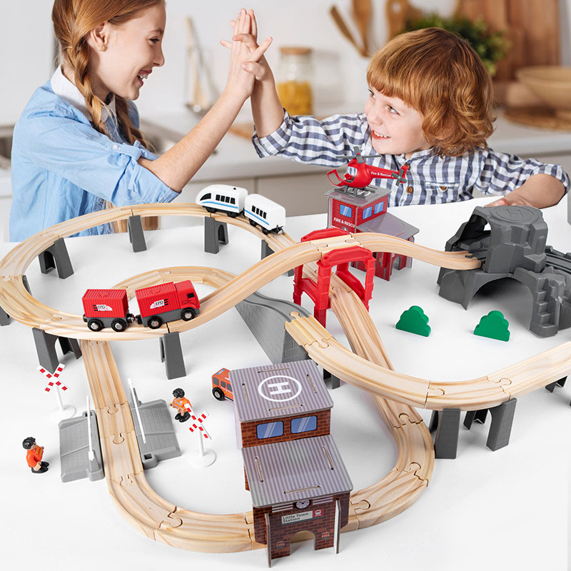 WOODEN RAILCAR ELECTRIC SMALL TRAIN SET TRACK WOODEN CHILDRENS PUZZLE ASSEMBLY TOY CAR GIFT