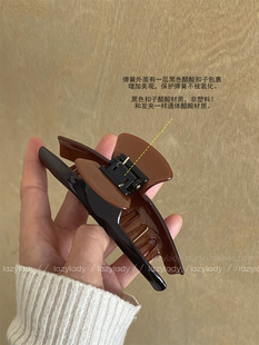 酱色月亮小众洋气抓夹鲨鱼夹 发量适中 确实高级a 通体醋酸材质
