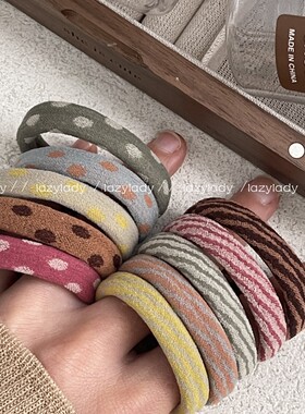 送盒子！5个装！圈不是很大但是弹力好！不起白筋的发绳发圈头绳